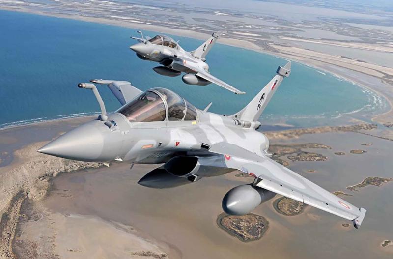 تعتمد اسلحة الجو الخليجه على احدث برامج المقاتلات الحاليه من الجيل الرابع بما في ذلك مقاتلة rAFALE F4  من شركة dASSAULT