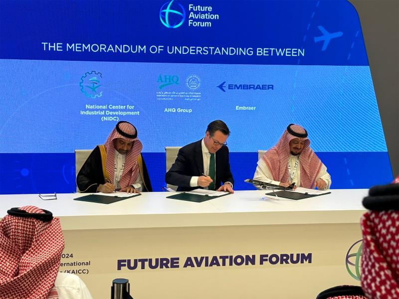 تعد مذكرة التفاهم هذه علامة فارقة مهمة أخرى لتعزيز التعاون بين شركة Embraer ومجموعة الطيران المتنامية في المملكة العربية السعودية