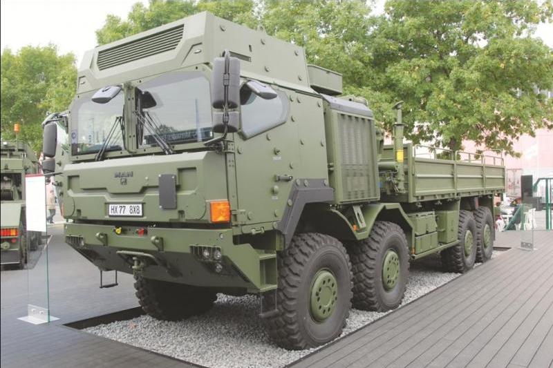 الشاحنات العسكرية: نحو تعزيز قدرات البقاء والحركيّة