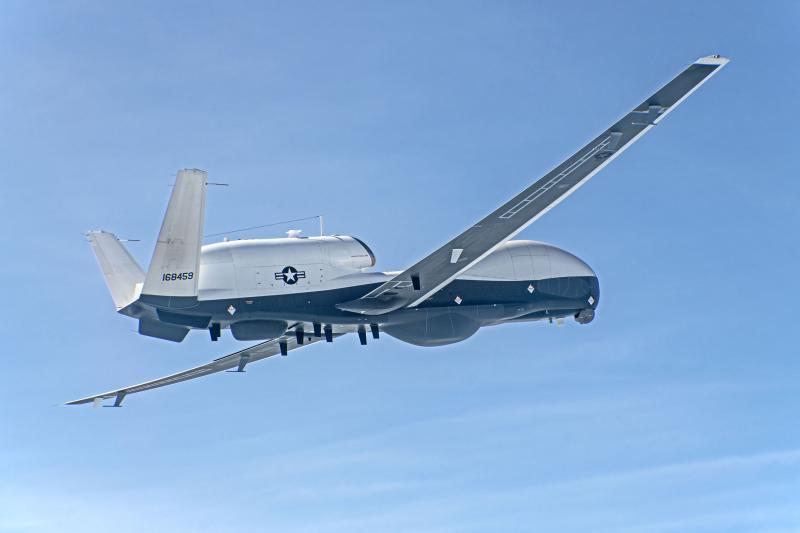 دخل الاشتقاق الذي يحمل اسم MQ-4C TRITON الخدمة لدى «البحرية الأميركية» في العام 2018. أمّا أداة المراقبة الأساسية فيه فهو رادار صفيف المسح الإلكتروني النشط «المستشعر النشط المتعدّد الوظائف» AN/ZPY-3 (MFAS) AESA من Northrop Grumman